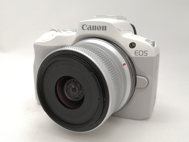 中古】Canon EOS R50 RF-S18-45 IS STMレンズキット ホワイト【川崎 
