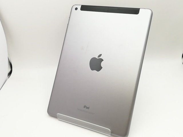 【中古】Apple docomo 【SIMロックあり】 iPad（第6世代/2018） 32GB スペースグレイ MR6N2J/A【川崎駅前】保証期間１ヶ月【ランクB】