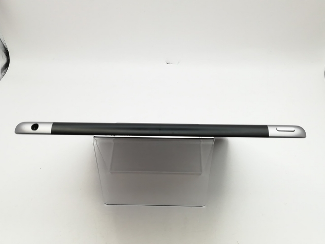 【中古】Apple docomo 【SIMロックあり】 iPad（第6世代/2018） 32GB スペースグレイ MR6N2J/A【川崎駅前】保証期間１ヶ月【ランクB】_2