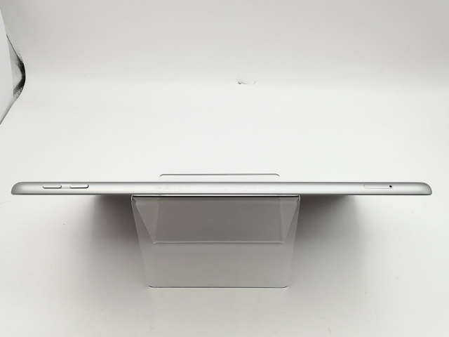 【中古】Apple docomo 【SIMロックあり】 iPad（第6世代/2018） 32GB スペースグレイ MR6N2J/A【川崎駅前】保証期間１ヶ月【ランクB】_3