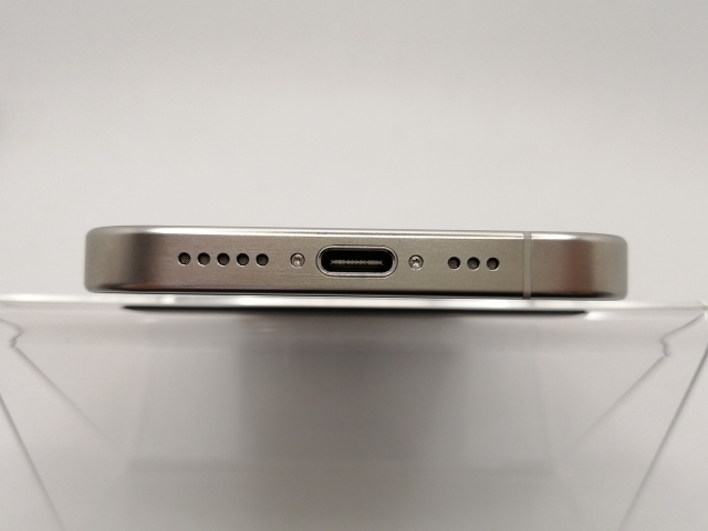【中古】Apple 国内版 【SIMフリー】 iPhone 15 Pro 128GB ホワイトチタニウム MTU83J/A【川崎駅前】保証期間１ヶ月【ランクB】_4