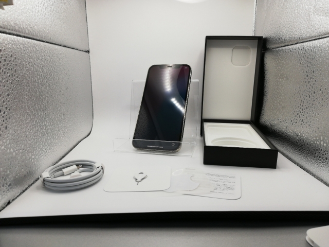 中古】Apple au 【SIMロック解除済み】 iPhone 12 Pro 256GB ゴールド