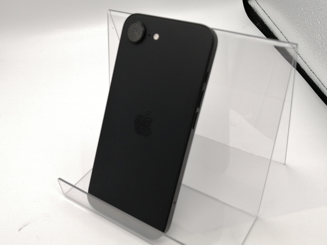 【中古】Apple 国内版 【SIMフリー】 iPhone 16e 128GB ブラック MD1Q4J/A【錦糸町北口】保証期間１ヶ月【ランクB】