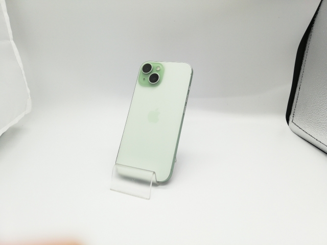 【中古】Apple SoftBank 【SIMフリー】 iPhone 15 256GB グリーン MTMT3J/A【那珂川】保証期間１ヶ月【ランクA】 58,289円