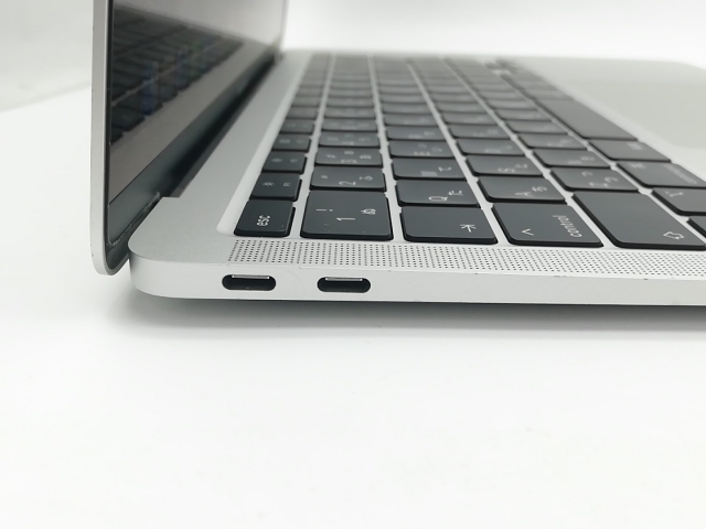 【中古】送料込/MacBookAir 13インチAppleシルバーCore i5 MacBook Air 中古品Apple Macbook 13.3inch A1466 2013＆2014