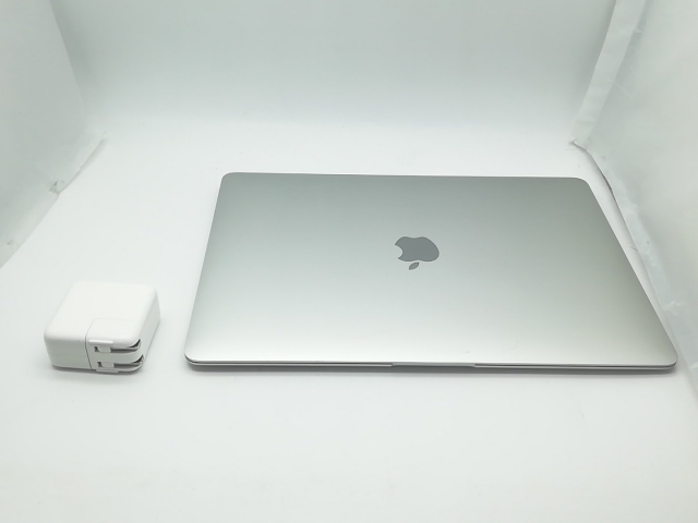 値下げ中　 美品　Apple MacBook Air シルバー MacBook 中古 販売】MacBook Air M1 / 13インチ / Mid2020 / 8GB