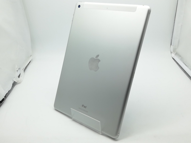 【中古】Apple docomo 【SIMロック解除済み】 iPad（第7世代/2019） 32GB シルバー MW6C2J/A【柏】保証期間１ヶ月【ランクB】