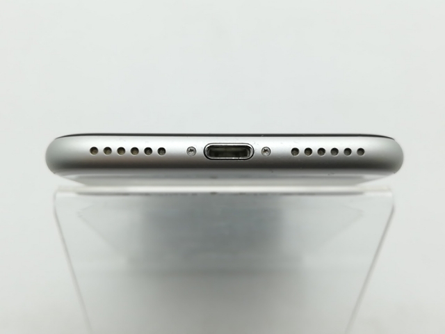 【中古】Apple au 【SIMロック解除済み】 iPhone SE（第2世代） 64GB ホワイト MX9T2J/A【柏】保証期間１ヶ月【ランクC】_4