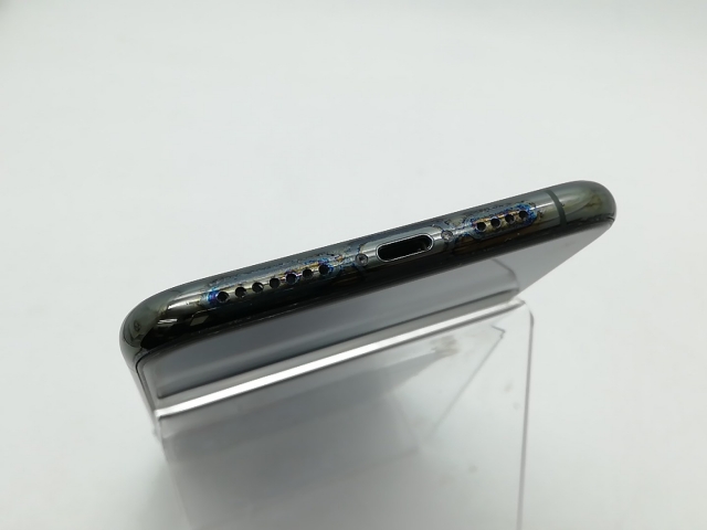 【中古】Apple SoftBank 【SIMロック解除済み】 iPhone 11 Pro Max 64GB ミッドナイトグリーン MWHH2J/A【津田沼】保証期間１週間【ランクC】_3