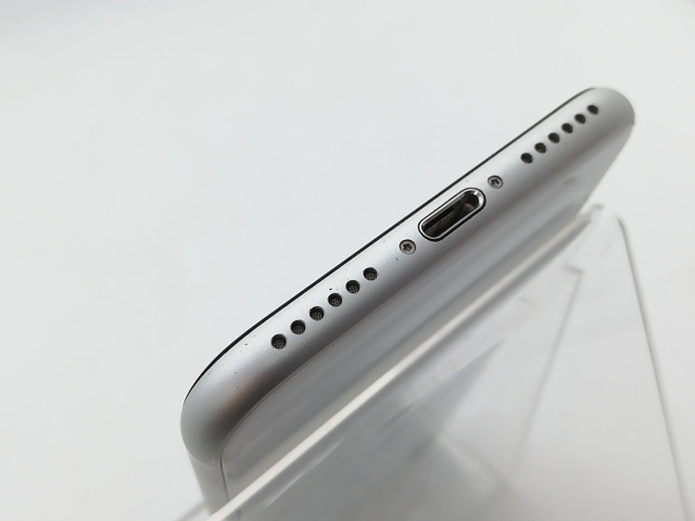 【中古】Apple SoftBank 【SIMロック解除済み】 iPhone SE（第2世代） 64GB ホワイト MHGQ3J/A（後期型番）【柏】保証期間１週間【ランクC】_8