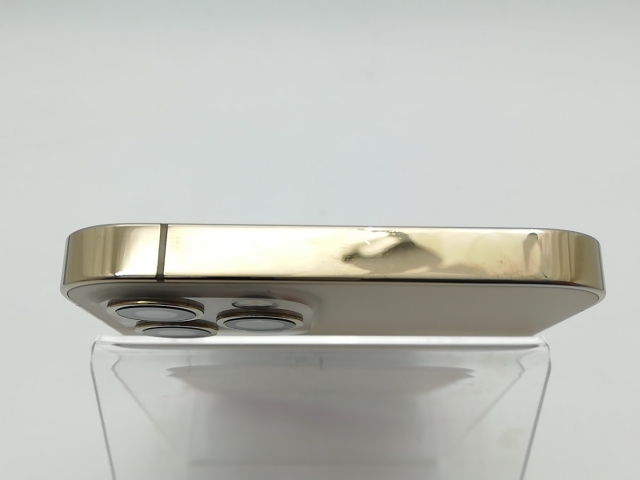 【中古】Apple au 【SIMロック解除済み】 iPhone 12 Pro 128GB ゴールド MGM73J/A【柏】保証期間１週間【ランクC】_2