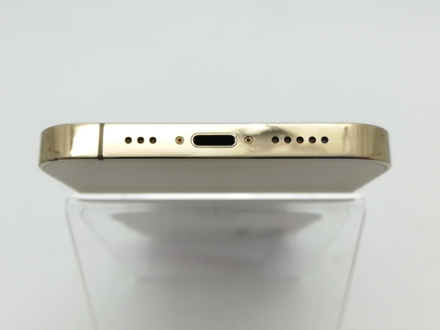 【中古】Apple au 【SIMロック解除済み】 iPhone 12 Pro 128GB ゴールド MGM73J/A【柏】保証期間１週間【ランクC】_4