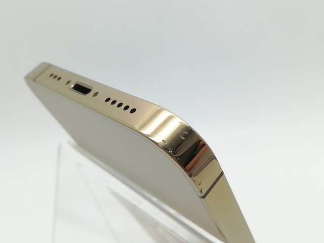 【中古】Apple au 【SIMロック解除済み】 iPhone 12 Pro 128GB ゴールド MGM73J/A【柏】保証期間１週間【ランクC】_8