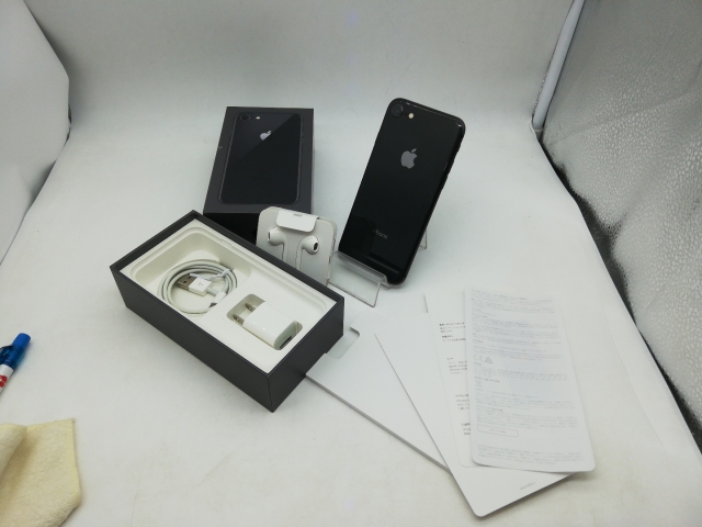 【中古】Apple 国内版 【SIMフリー】 iPhone 8 64GB スペースグレイ MQ782J/A【秋葉本店】保証期間１ヶ月【ランクB】_7