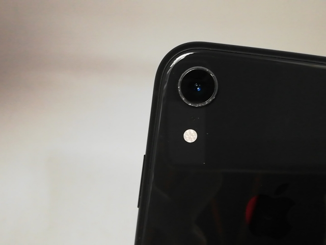 【中古】Apple docomo 【SIMロック解除済み】 iPhone XR 128GB ブラック MT0G2J/A【柏】保証期間１ヶ月【ランクB】