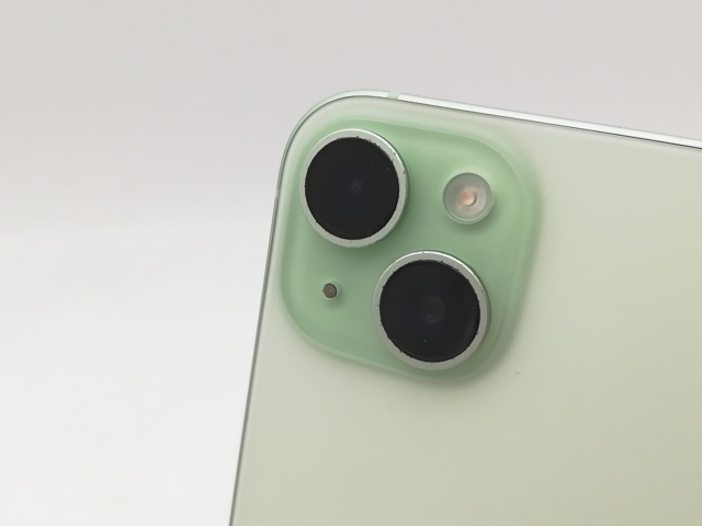 【中古】Apple 国内版 【SIMフリー】 iPhone 15 256GB グリーン MTMT3J/A【柏】保証期間１ヶ月【ランクB】_6