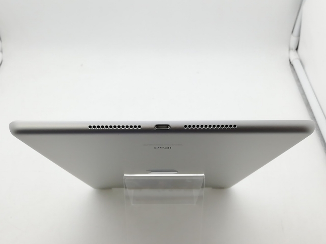 【中古】Apple au 【SIMロックあり】 iPad（第8世代/2020） 32GB シルバー MYMJ2J/A【柏】保証期間１ヶ月【ランクB】_3
