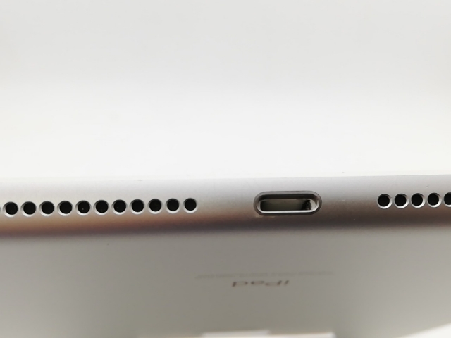 【中古】Apple au 【SIMロックあり】 iPad（第8世代/2020） 32GB シルバー MYMJ2J/A【柏】保証期間１ヶ月【ランクB】_7