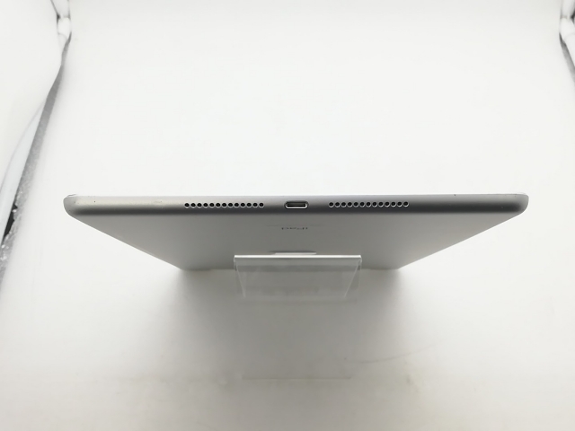 【中古】Apple docomo 【SIMフリー】 iPad（第9世代/2021） 64GB シルバー MK493J/A【柏】保証期間１ヶ月【ランクC】_4