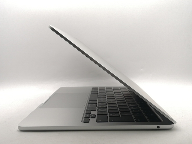 中古】Apple MacBook Air 13インチ M2(CPU:8C/GPU:8C) 8GB/256GB