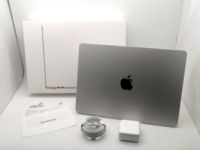 中古】Apple MacBook Air 13インチ M2(CPU:8C/GPU:8C) 8GB/256GB