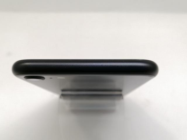 【中古】Apple 国内版 【SIM無償性】 iPhone SE（第2時人） 128GB 黒いこと MHGT3J/A（後期型番）【千葉】言いはなつ継続期間１ヶ月【位置づけるB】