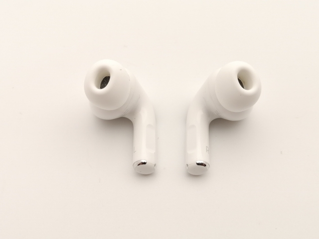 AirPods pro 2 本体 ホワイト 中古美品 中古】Apple AirPods Pro 第2世代（2022/Lightning） MQD83J/A【EC