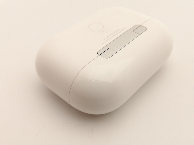 AirPods Pro 2 lightning MQD83J/A 付属品有 Airpods Pro 2 MQD83J/A ライトニングケース仕様 AirPods Pro 第二世代