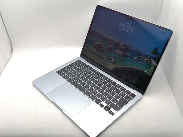 Apple MacBook Air 13.6インチ Liquid Retinaディスプレイ MC6U4J/A