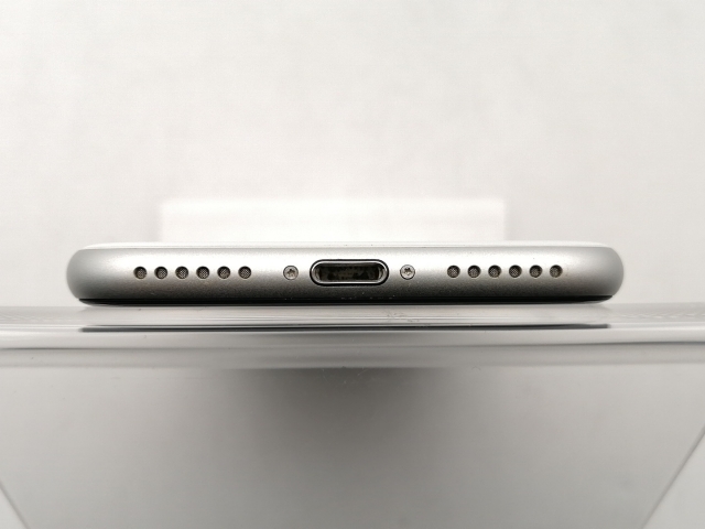【中古】Apple au 【SIMロック解除済み】 iPhone SE（第2世代） 128GB ホワイト MHGU3J/A（後期型番）【千葉】保証期間１ヶ月【ランクC】_4