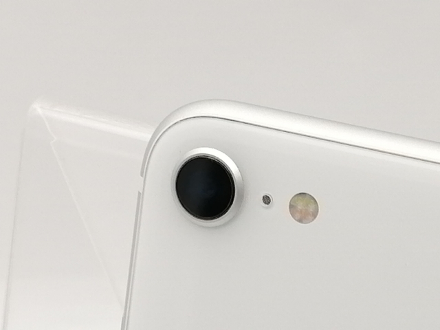 【中古】Apple au 【SIMロック解除済み】 iPhone SE（第2世代） 128GB ホワイト MHGU3J/A（後期型番）【千葉】保証期間１ヶ月【ランクC】_6