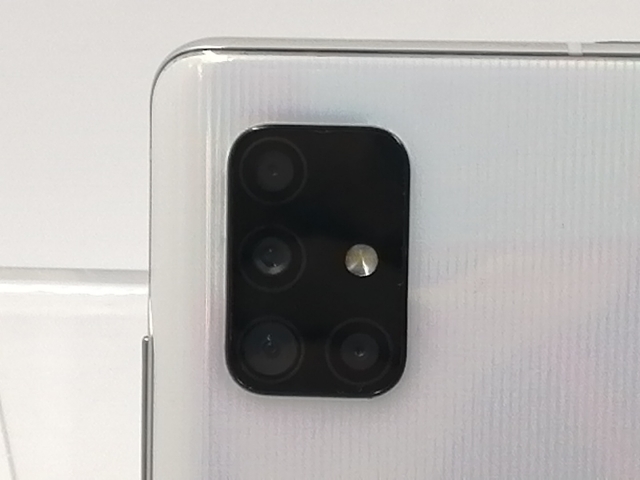 【中古】SAMSUNG docomo 【SIMロック解除済み】 Galaxy A51 5G プリズムブリックス ホワイト 6GB 128GB SC-54A【千葉】保証期間１ヶ月【ランクB】_6