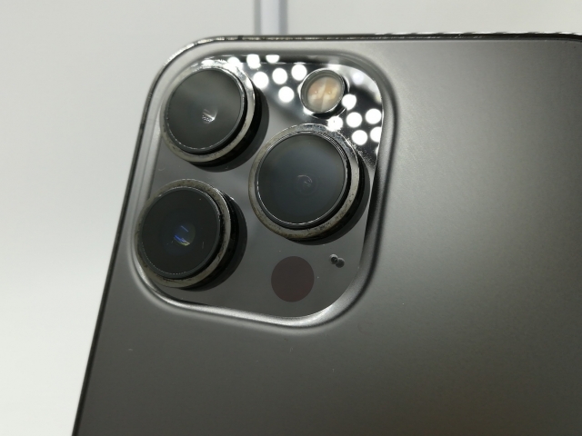 【中古】Apple au 【SIMフリー】 iPhone 13 Pro 256GB グラファイト MLUN3J/A【千葉】保証期間１ヶ月【ランクC】_6