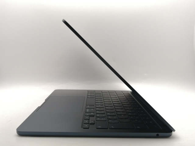 中古】Apple MacBook Air 13インチ M2(CPU:8C/GPU:8C) 8GB/256GB 