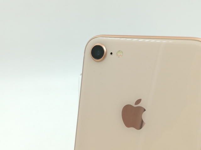 【中古】Apple docomo 【SIMロック解除済み】 iPhone 8 64GB ゴールド MQ7A2J/A【千葉】保証期間１週間【ランクA】_6