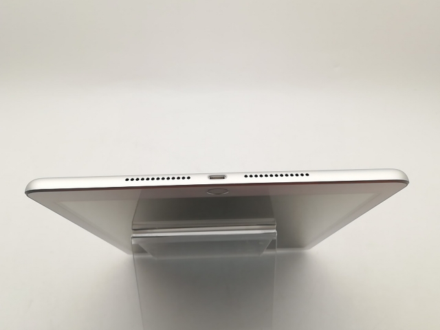 中古】Apple au 【SIMロック解除済み】 iPad（第8世代/2020） 32GB