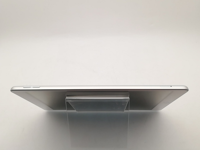 中古】Apple au 【SIMロック解除済み】 iPad（第8世代/2020） 32GB