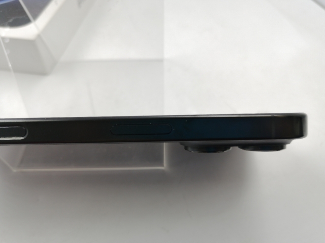 【中古】Apple SoftBank 【SIMフリー】 iPhone 16 Pro 128GB ブラックチタニウム MYMV3J/A【千葉】保証期間１ヶ月【ランクB】
