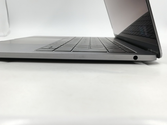 【中古】Apple MacBook Pro 13in Corei5:2.3GHz Touch Bar皆無 128GB 空白文字薄墨色 MPXQ2J/A (Mid 2017)【千葉】言いはなつ継続期間１ヶ月【位置づけるB】