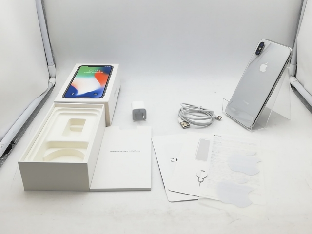 中古　Apple iPhone X 256GB Silver A■SIMフリー A1 X iPhone 256GB 海外版 スペース スマートフォン&frasl;携帯電話