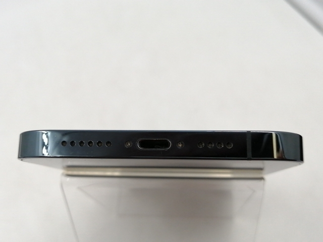 【中古】Apple SoftBank 【SIMロック解除済み】 iPhone 12 Pro Max 128GB パシフィックブルー MGCX3J/A【川崎】保証期間１ヶ月【ランクC】_3