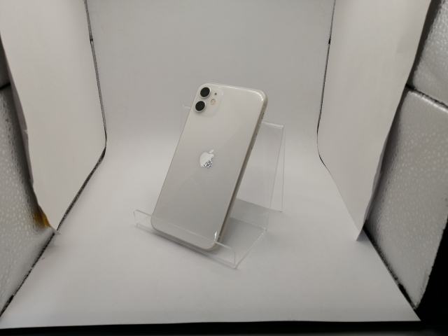 中古】Apple au 【SIMロック解除済み】 iPhone 11 128GB ホワイト 