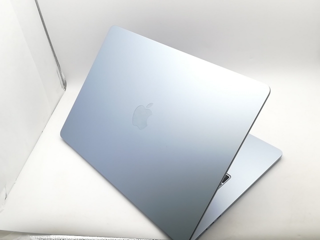 【中古】Apple MacBook Air 15インチ CTO (M4, 2025) スカイブルー M4(CPU:10C/GPU:10C)/24G/1T【千葉】保証期間１ヶ月【ランクA】