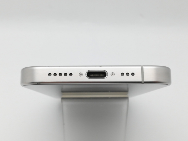 【中古】Apple 国内版 【SIMフリー】 iPhone 15 Pro 256GB ホワイトチタニウム MTUD3J/A【中野】保証期間１ヶ月【ランクB】_5