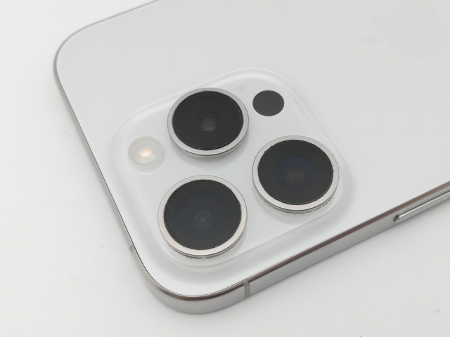 【中古】Apple 国内版 【SIMフリー】 iPhone 15 Pro 256GB ホワイトチタニウム MTUD3J/A【中野】保証期間１ヶ月【ランクB】_6