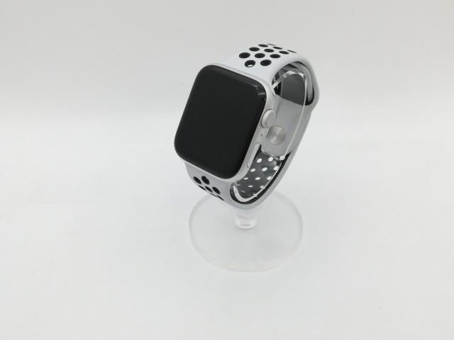 【中古】Apple Apple Watch Nike Series6 44mm GPS シルバーアルミ/スポーツバンド ピュアプラチナム/ブラック S&M/M&L【中野】保証期間