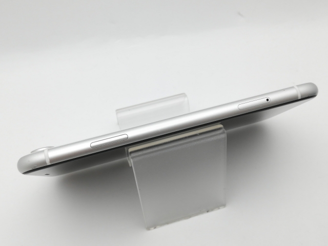【中古】Apple au 【SIMロック解除済み】 iPhone XR 64GB ホワイト MT032J/A【中野】保証期間１ヶ月【ランクC】_2