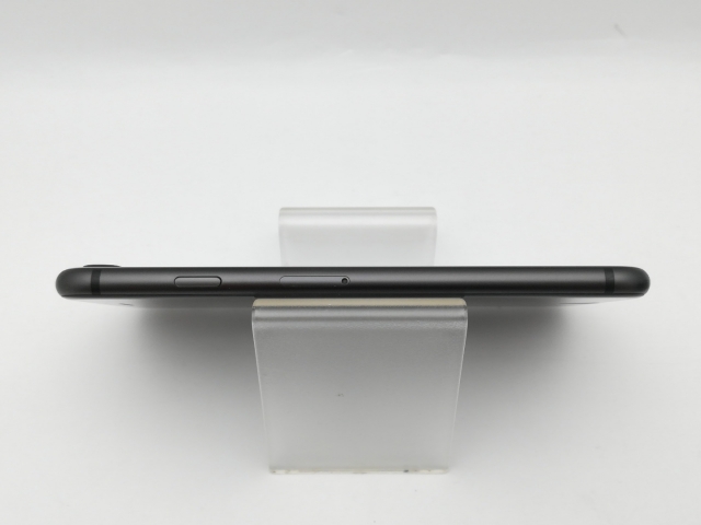 【中古】Apple docomo 【SIMロック解除済み】 iPhone 8 64GB スペースグレイ MQ782J/A【中野】保証期間１ヶ月【ランクB】_4