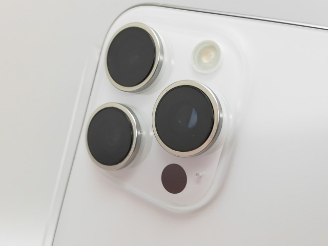 【中古】【赤ロム保証あり】Apple au 【SIMフリー】 iPhone 16 Pro Max 512GB ホワイトチタニウム MYWM3J/A【高崎モントレー】保証期間１ヶ月【ランクB】_6