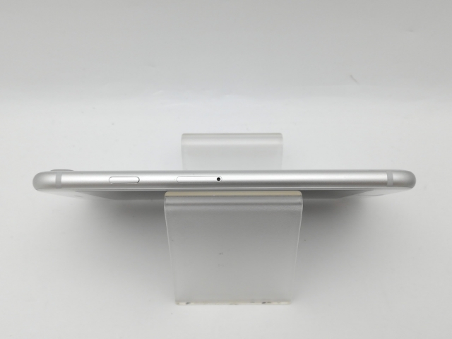 【中古】Apple docomo 【SIMロック解除済み】 iPhone 8 64GB シルバー MQ792J/A【中野】保証期間１ヶ月【ランクC】_2